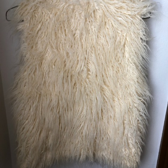 Vest - Picture 2 of 4